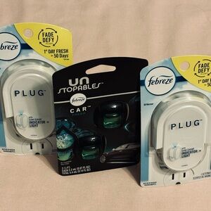 Febreze Plug and Unstopables Car Freshener Set - White and Black